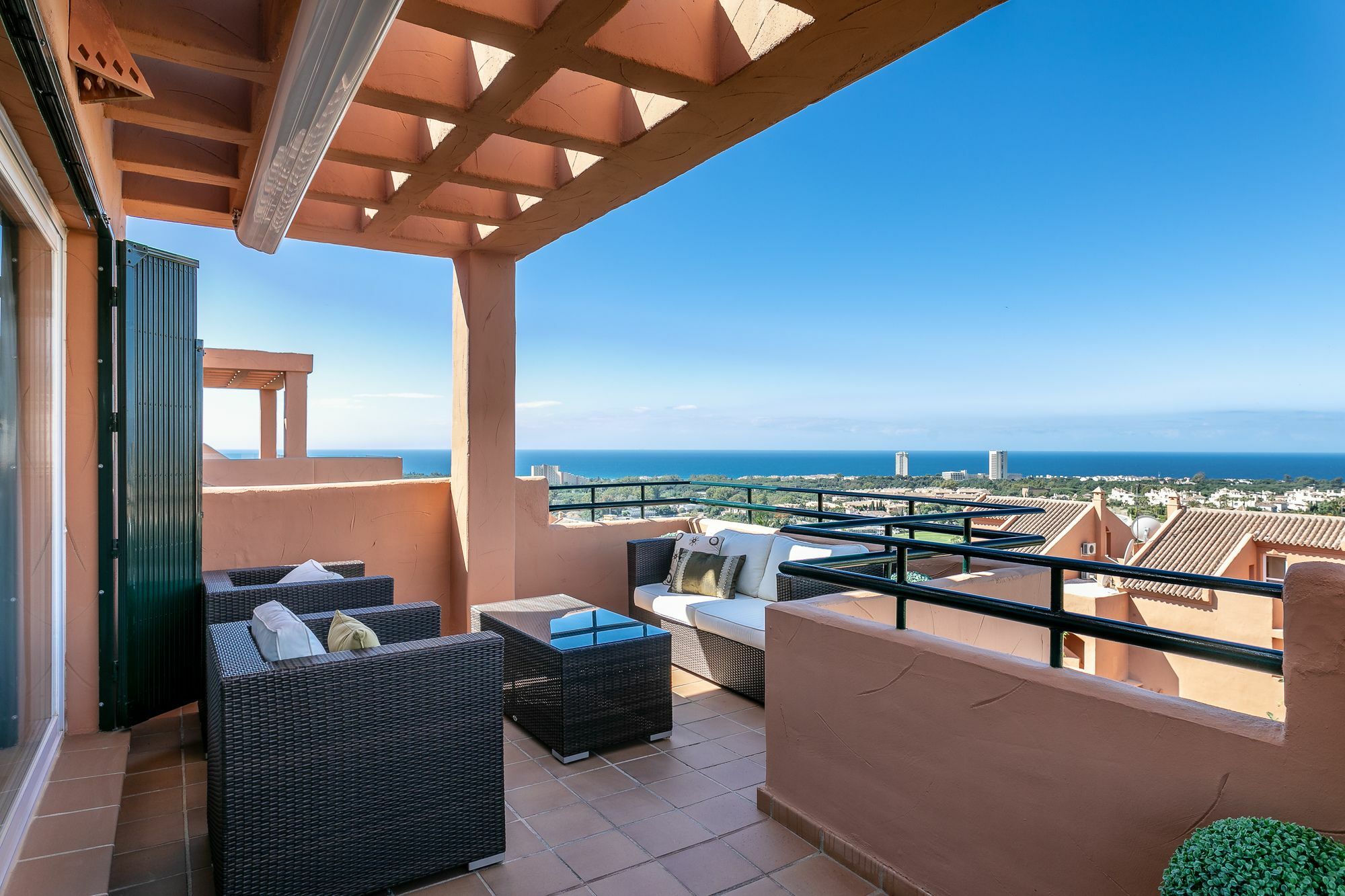 Elviria Luxury Penthouse Two Parking And Golf Marbellac