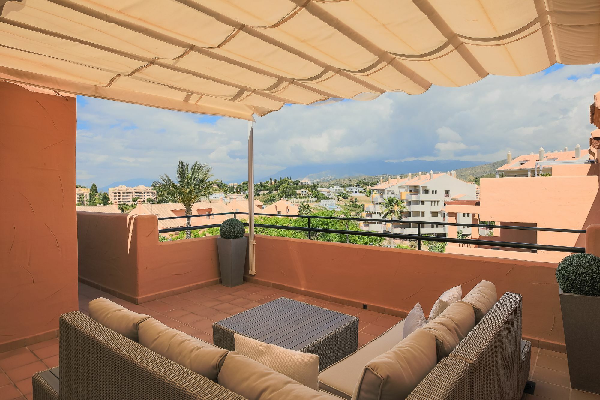 Elviria Luxury Penthouse Two Parking And Golf Marbellac